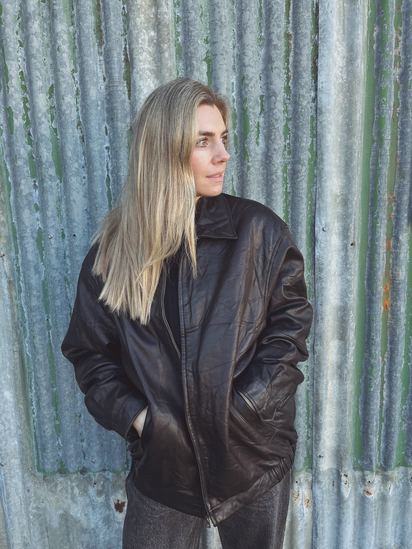 BLACK LEATHER JACKET | SIZE XL